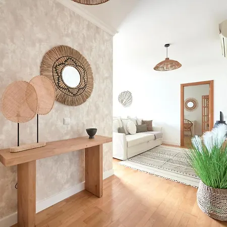 With Private Terrace & Car Garage Lissabon