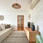 شقة With Private Terrace & Car Garage *