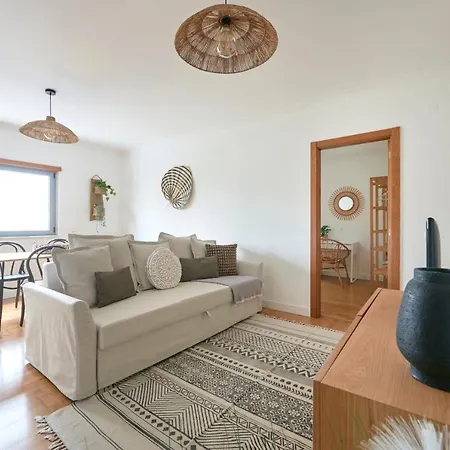 With Private Terrace & Car Garage 아파트 리스본