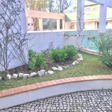 아파트 With Private Terrace & Car Garage