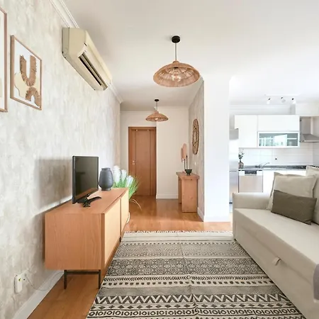 With Private Terrace & Car Garage Apartment Lisbon