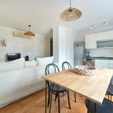 With Private Terrace & Car Garage Apartment Lisbon