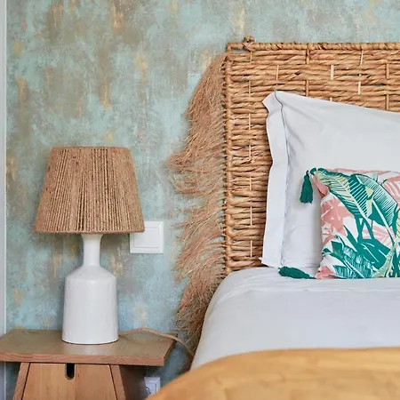 Apartment With Private Terrace & Car Garage Lisbon